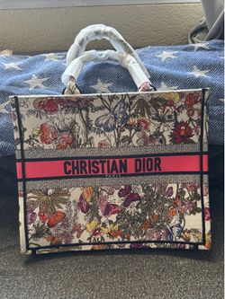 Dior purse