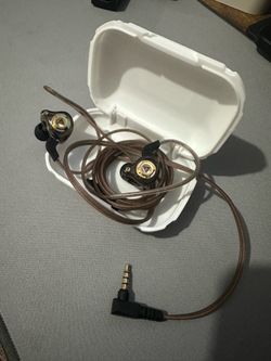 Earphones aux