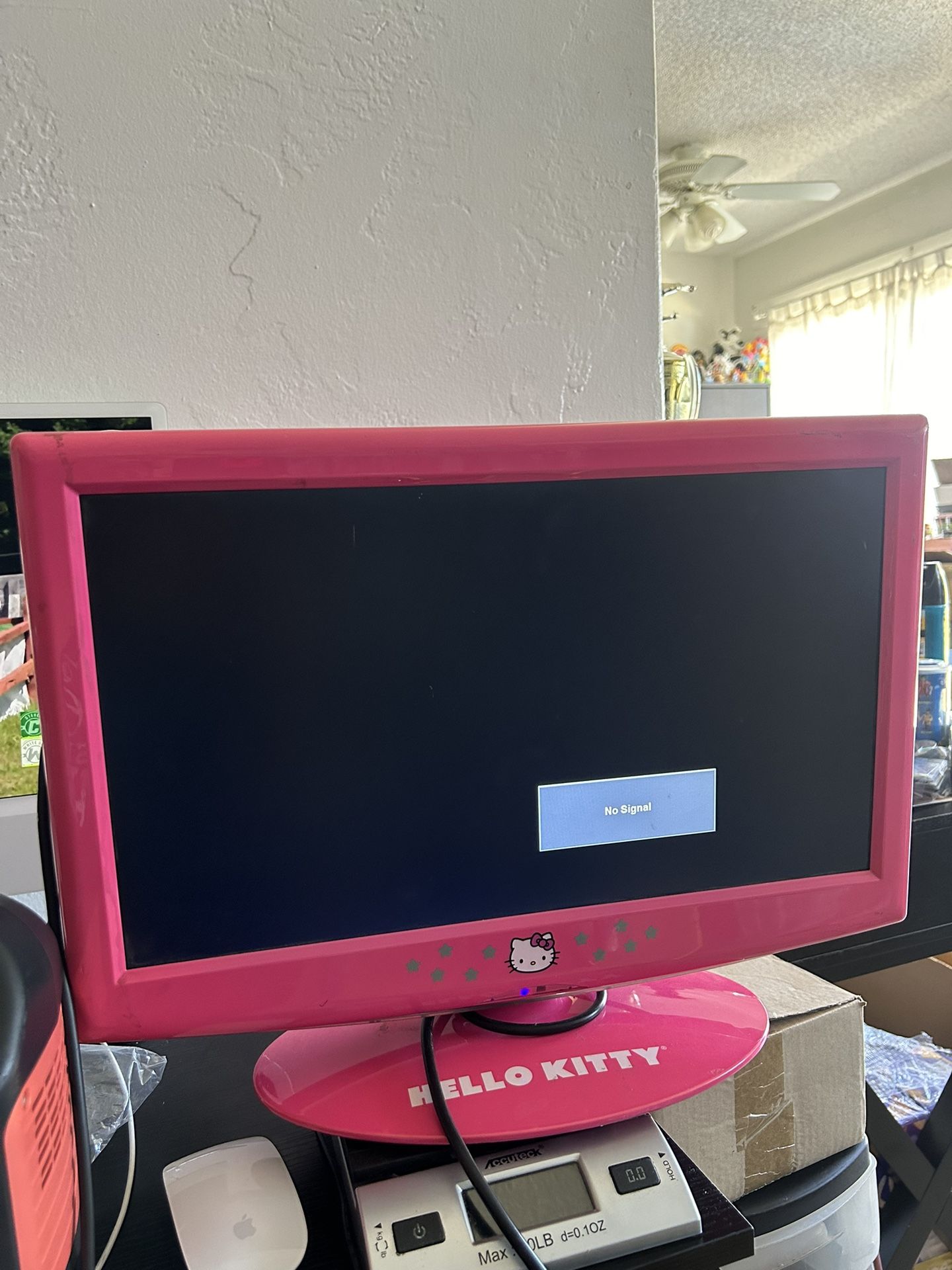 Hello Kitty 19” Lcd Tv for Sale in Chula Vista, CA - OfferUp