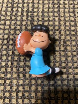 Peanuts Lucy Mini Figure Football