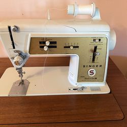 Singer Sewing Machine w/Table and Bench
