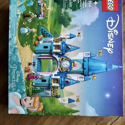 Brand New Unopened LEGO 43206 Cindrella And Prince Charlie Castle