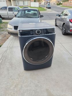 G.E Gas Dryer (delivery available)