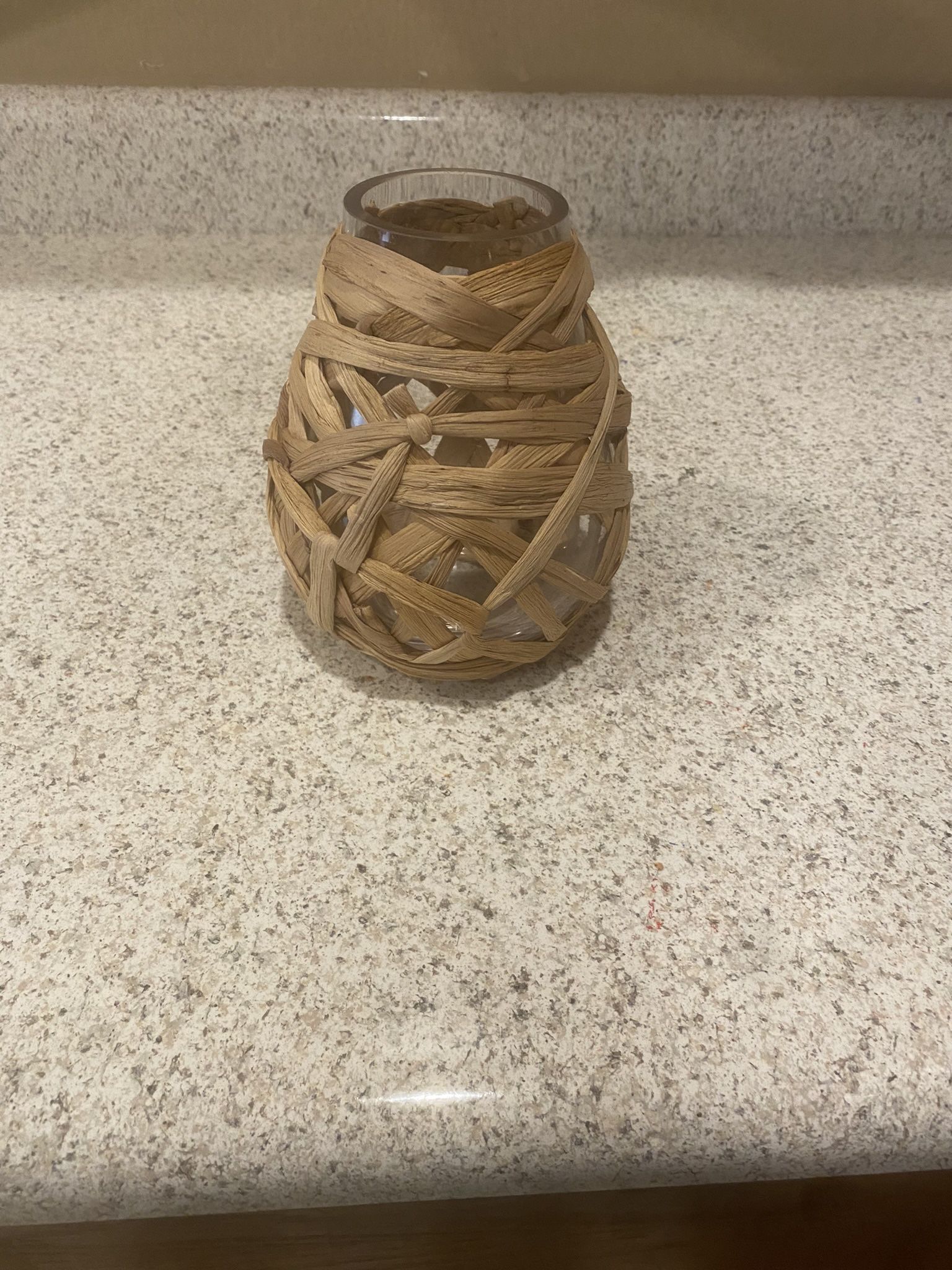 Glass Vase With Twine 