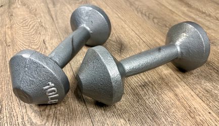 Classic Set of Dumbbells … Alien kind… 10 lbs Awesome and unique.
