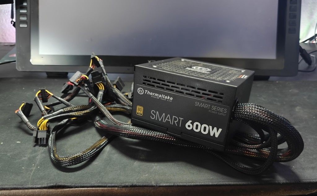 Thermaltake 600w 80+ Gold Power Supply