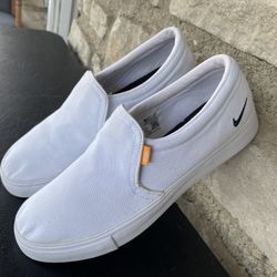 Nike Court Royale AC SLP ( Pick Up Only ) Size 7.5 Mens $ 20 FIRM 