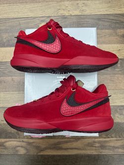 LeBron 20 Liverpool Sz 9