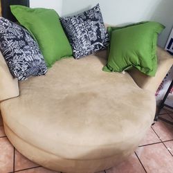 round sofa