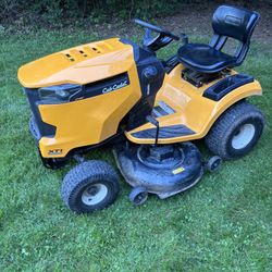 Cub Cadet Riding Lawn Mower 
