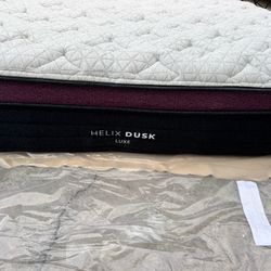 Helix Luxe Dusk Mattress, Size King, Original Cover, Top Layer: ErgoAlign Layer Like New Condition