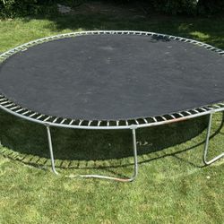 Trampoline 