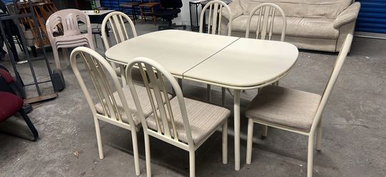 Dining table with 60 chairs Dining table with 60 chairs