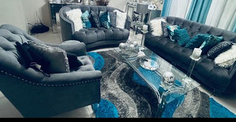 Beautiful & Fancy Living Room Set With Everything Included