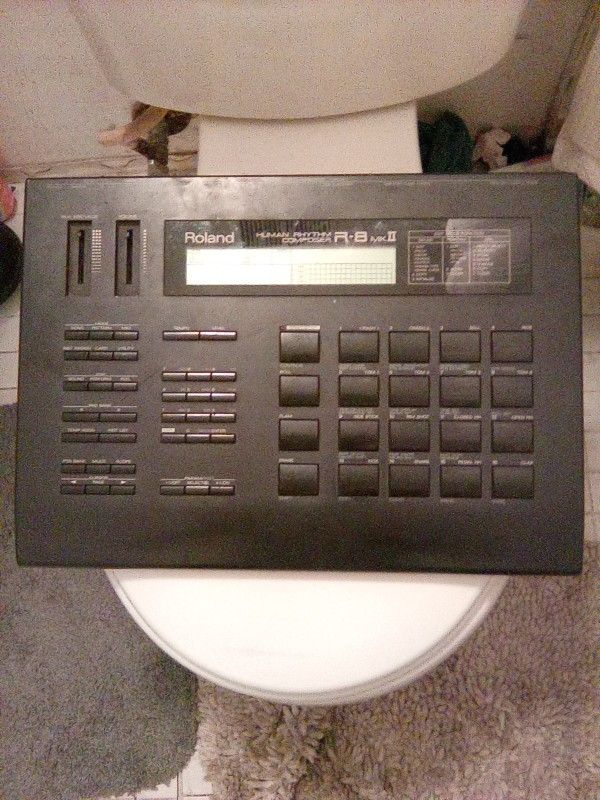 Human Rhythm Composer  R-8 MK2