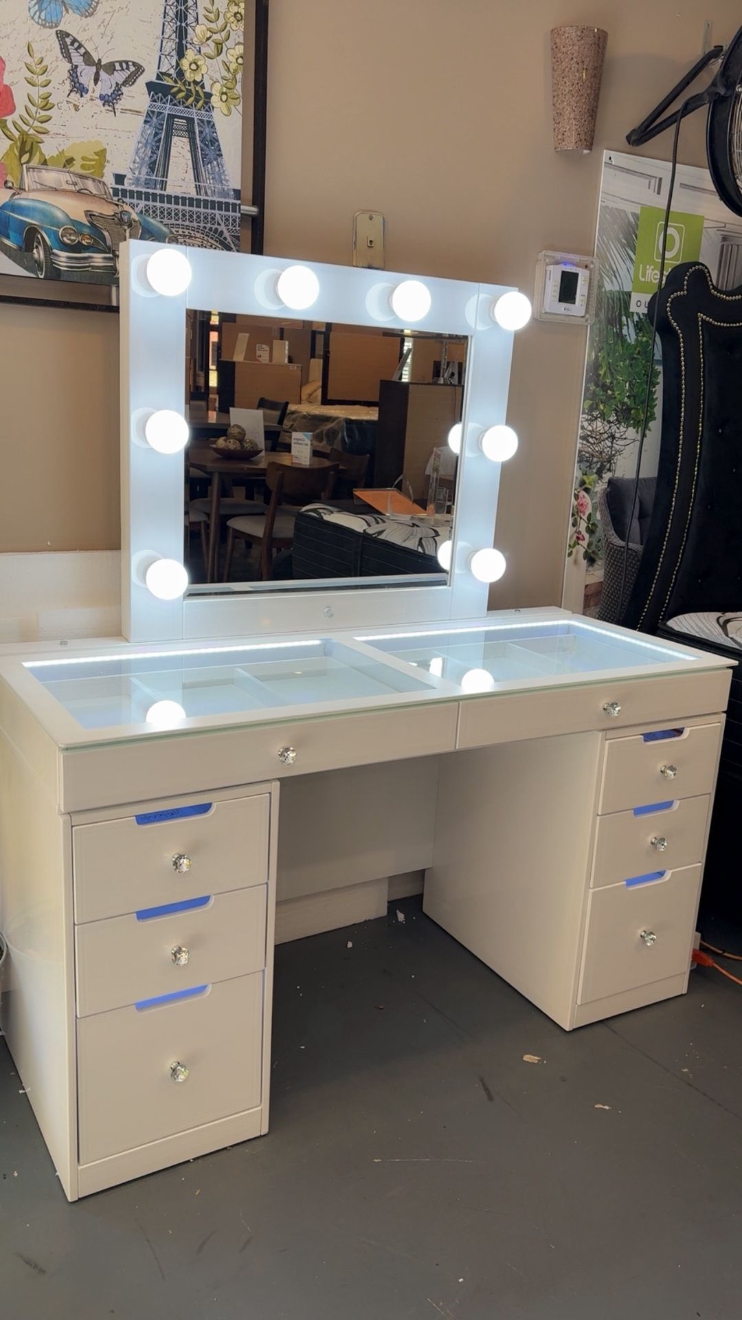 New Vanity Table & Mirror Set