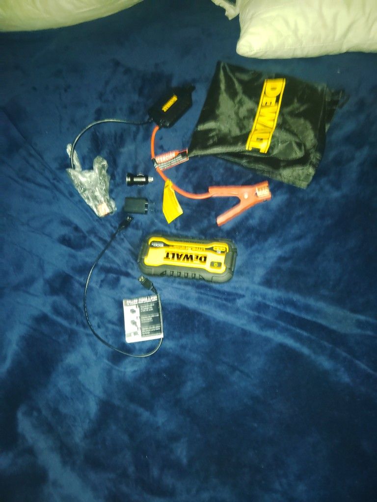 DeWalt Jump Starter