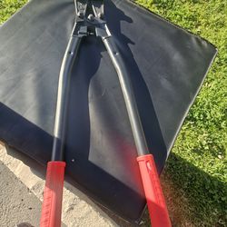 30 inch Milwaukee Bolt Cutters