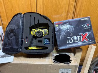 Airtronics SANWA M11X 2.4GHZ FHSS-3 Radio Transmitter with Receiver and Case