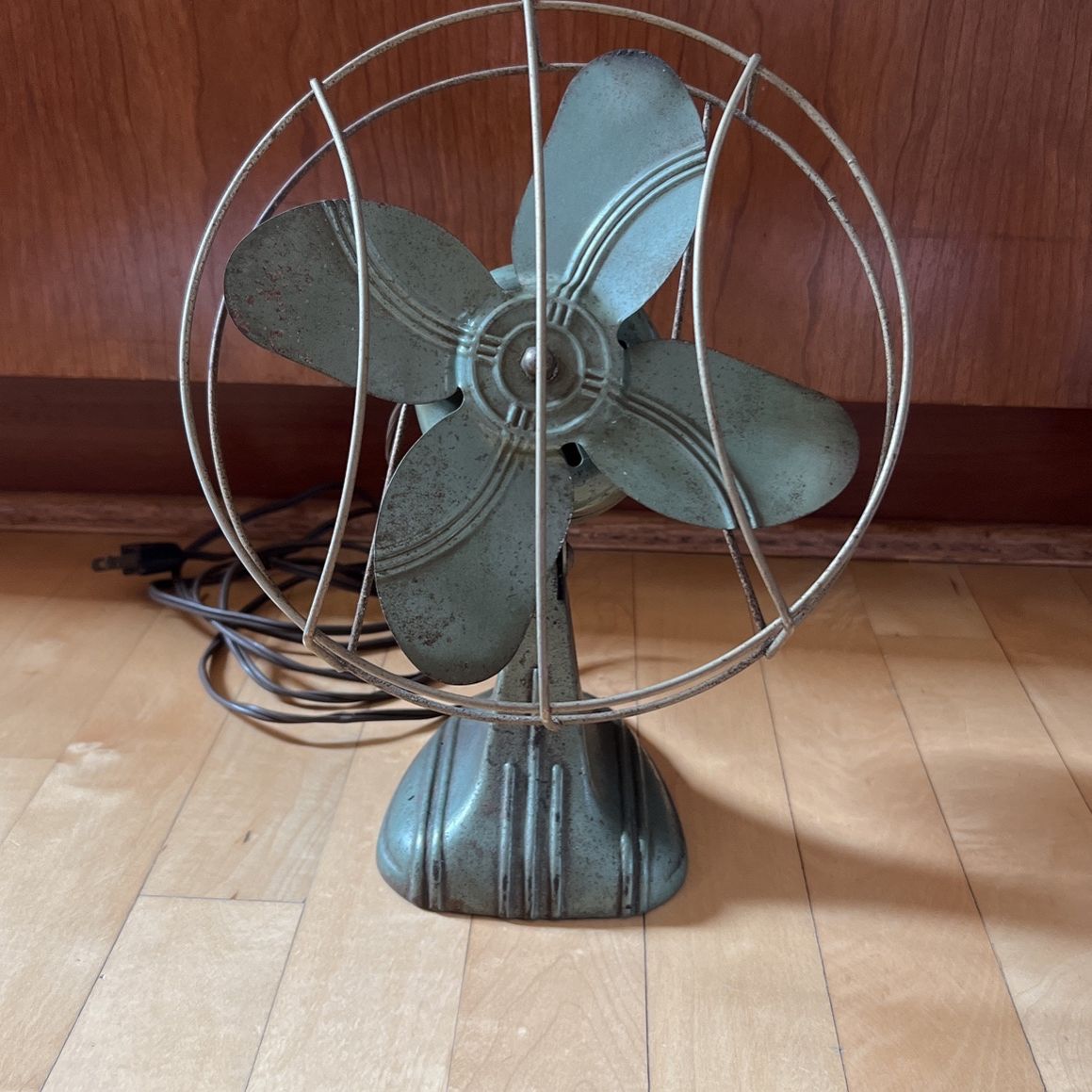 Dominion Vintage Fan , 1 Speed, 9” Wide 11” Tall for Sale in