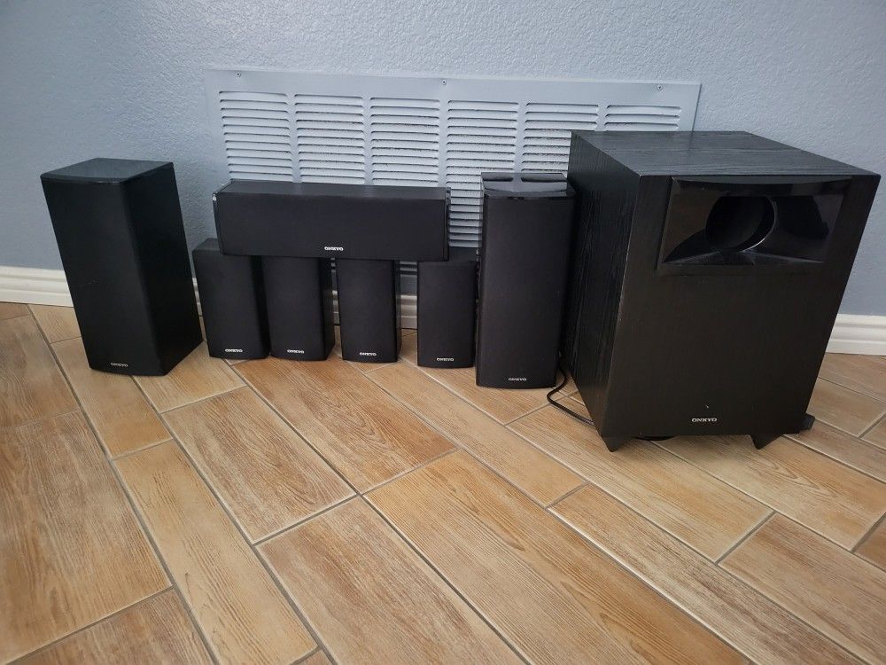 Onkyo 7.1 Surround Speakers With Powered Subwoofer