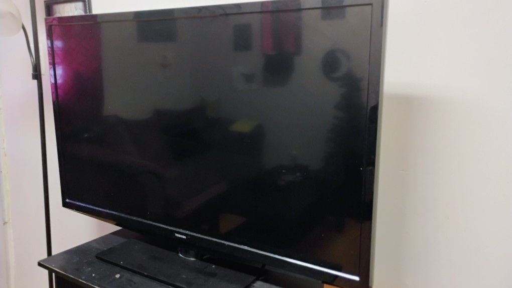 Forsale Huge Flatscreen Tv Works Perfect 