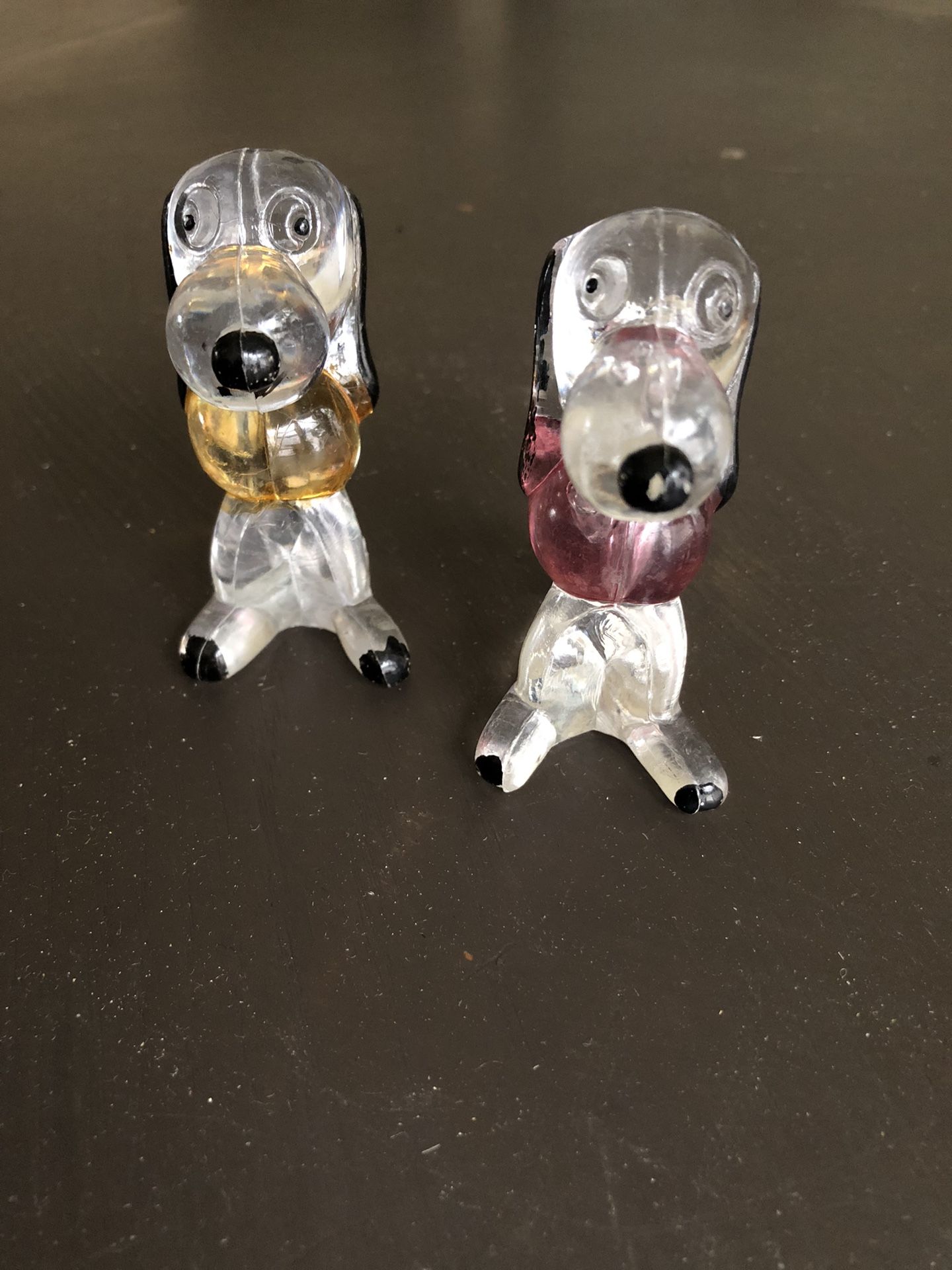 Pair Of Vintage Clear Lucite Snoopy Figurines Pink & Yellow Accent 1960s -2 1/2” tall