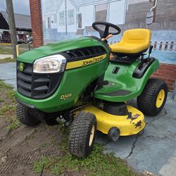 John Deere D105 42-in 17.5-HP Riding Lawn Mower