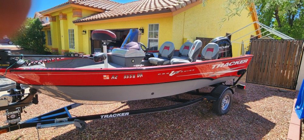 2014 Tracker Pro V 16 -  75 Hp Mercury  4 Stroke - Low Hours