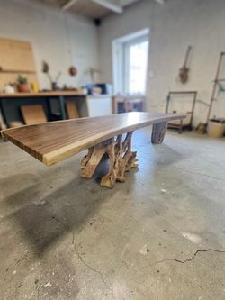 Live-edge Unique Style Masterpiece Dining Table