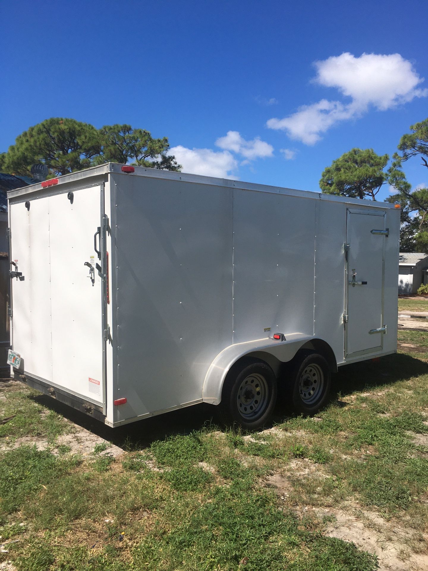 Trailer enclosed clean title 7 x 14 kids 2017 ready to go to work everything’s good