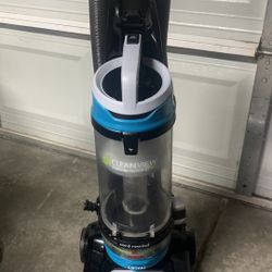 BISSELL CLEANVIEW PET VACUUM 