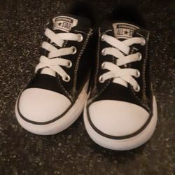 Converse Toddler 9 Good Condition 
