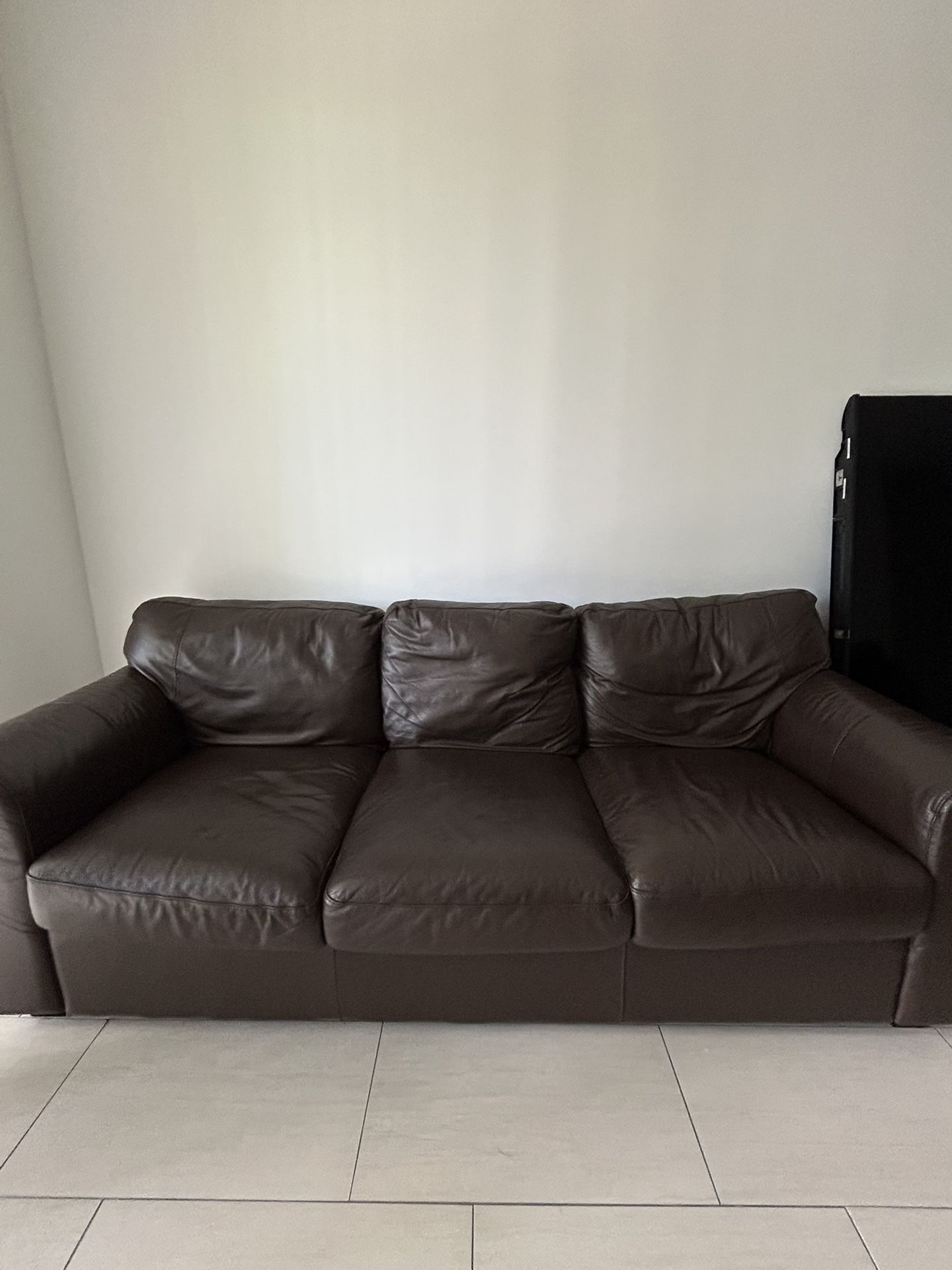 Comfy Leather Couch Set
