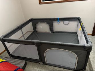 Playpen w/ cushion mat