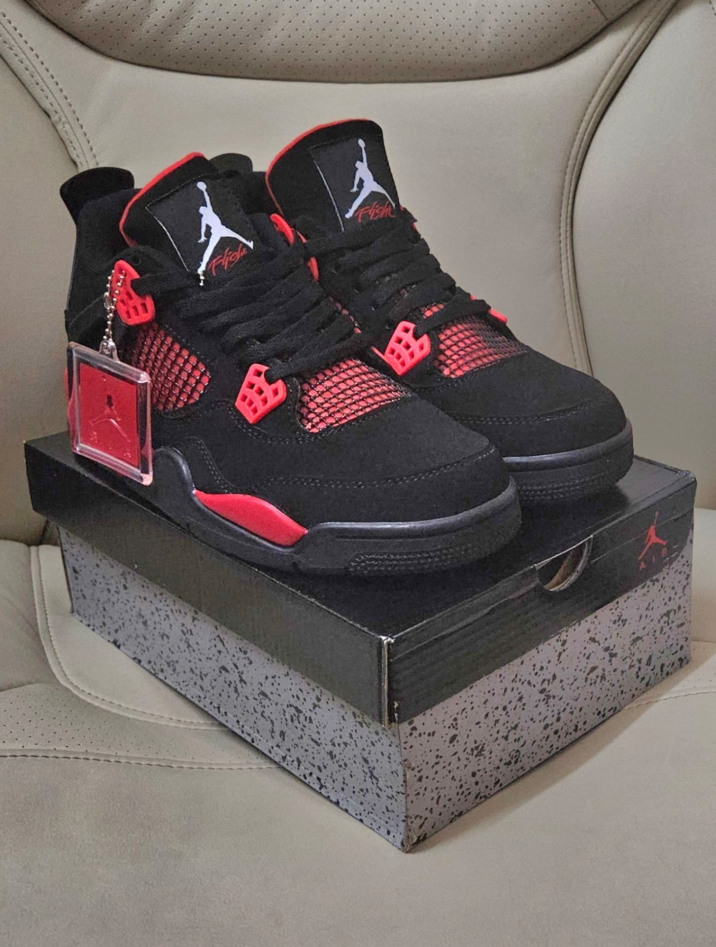 Jordan 4 Retro