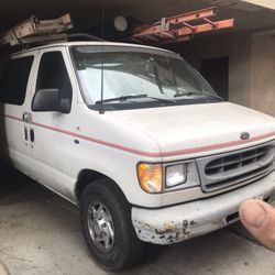 2001 Ford E-150
