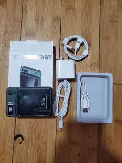 Iphone22.5W Fast Charging Power Bank with Accessories