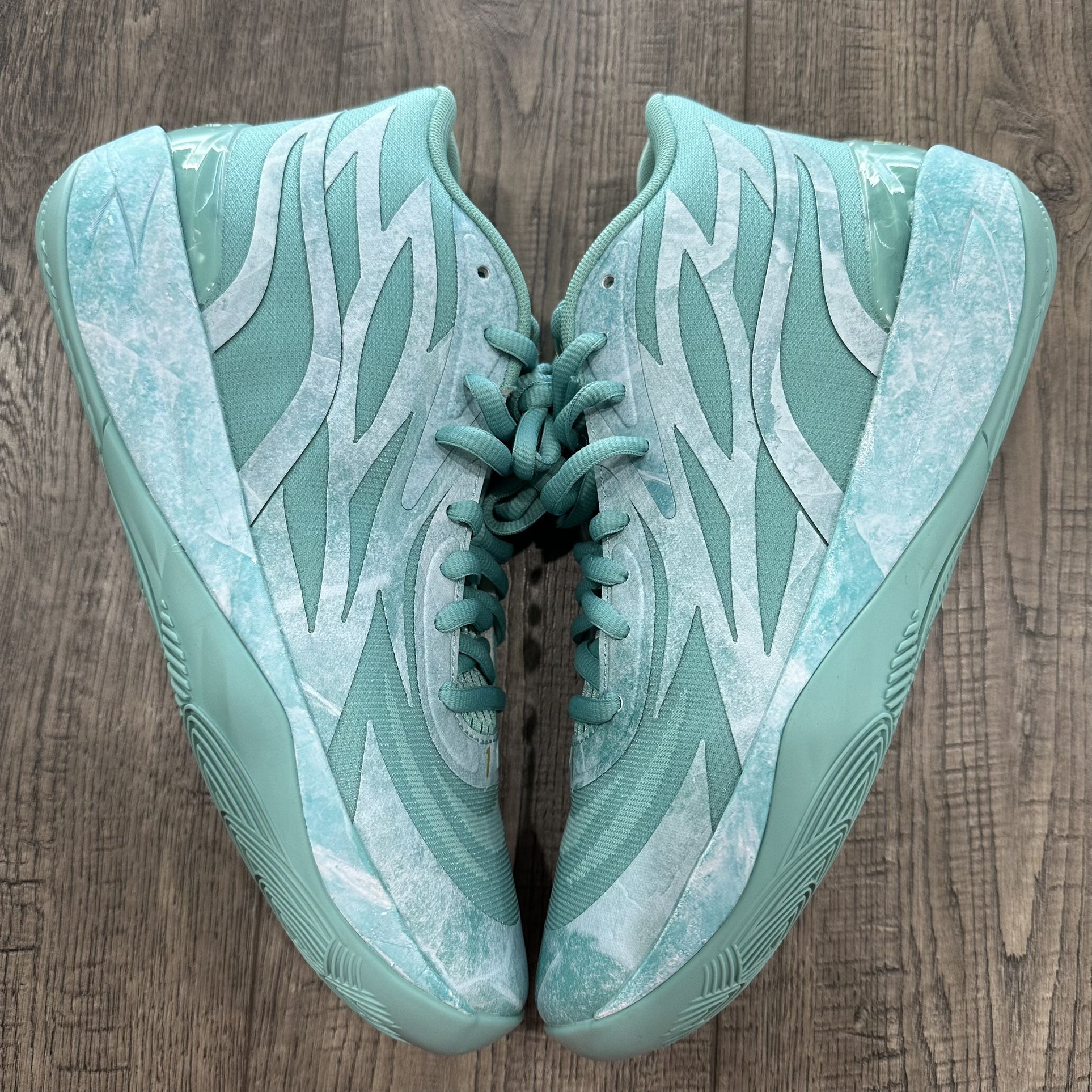 MB.02 - Jade