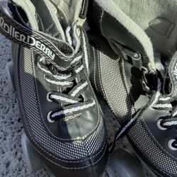 Roller skates 