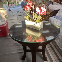 Small Diner Table 30” Inches Diameter With Thick Glass Top.