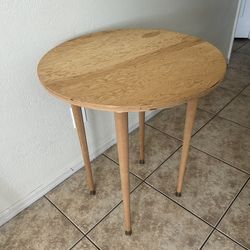 Round table 29 inches tall  24 inches long