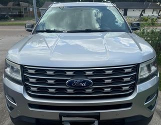 2016 Ford Explorer XLT Sport Utility 4D
