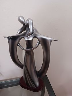 Decorative Kiss Sculpture