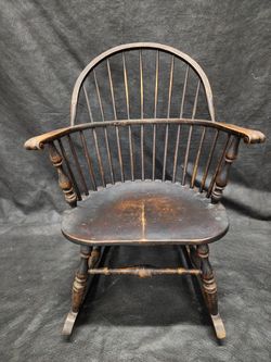 Antique Windsor Rocking Chair – Continuous Hoop Back – Early 1900s