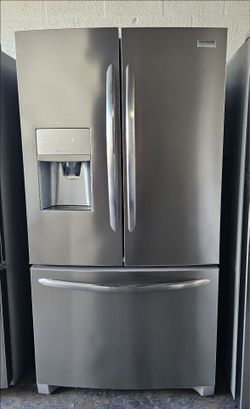 FRIGIDAIRE REFRIGERATOR. 36"