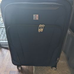 Protege Ashfield 25" Softside Upright Luggage