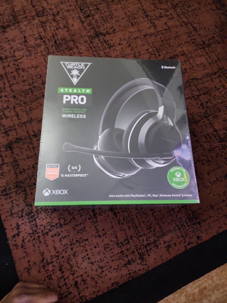 Turtle Beach Stealth Pro Gaming Headset (Xbox, PlayStation, Switch, PC) & 2 Spare Batteries