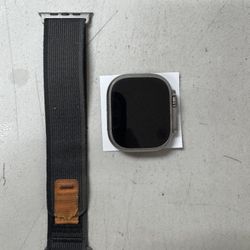 Apple Watch Ultra 1st gen GPS + Cellular, 49mm Titanium Case