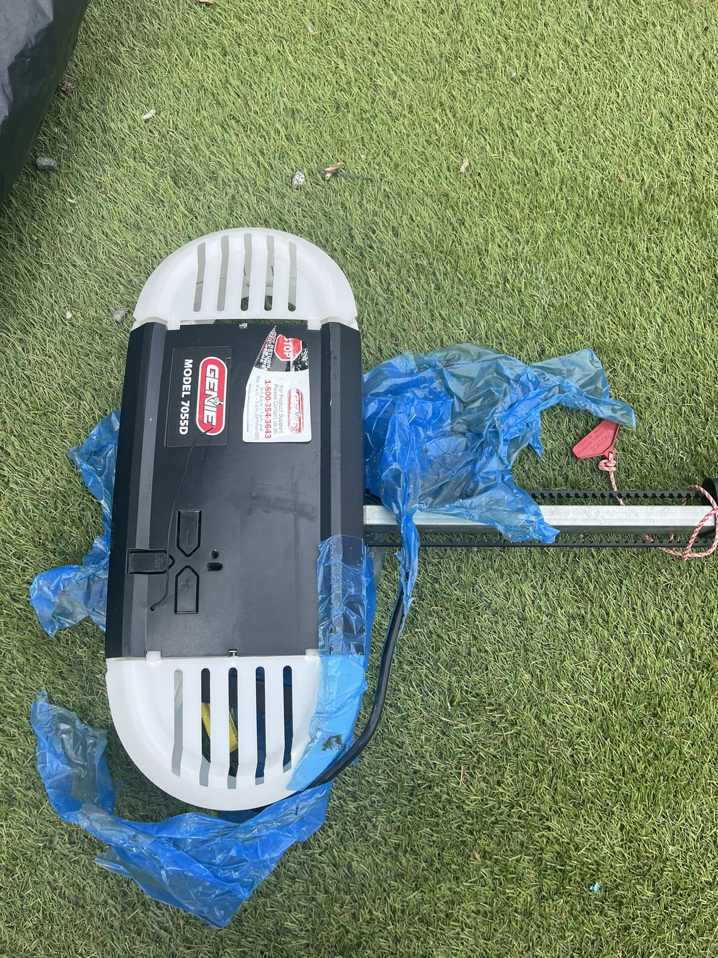 Genie new garage door motor (in Des Moines)